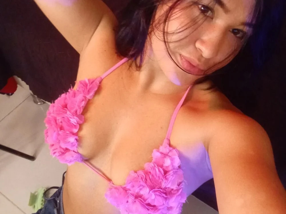 Moserrat_Echavarria offline chatrum