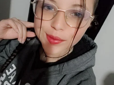 DafneNicole Female Heels Cam Striptease