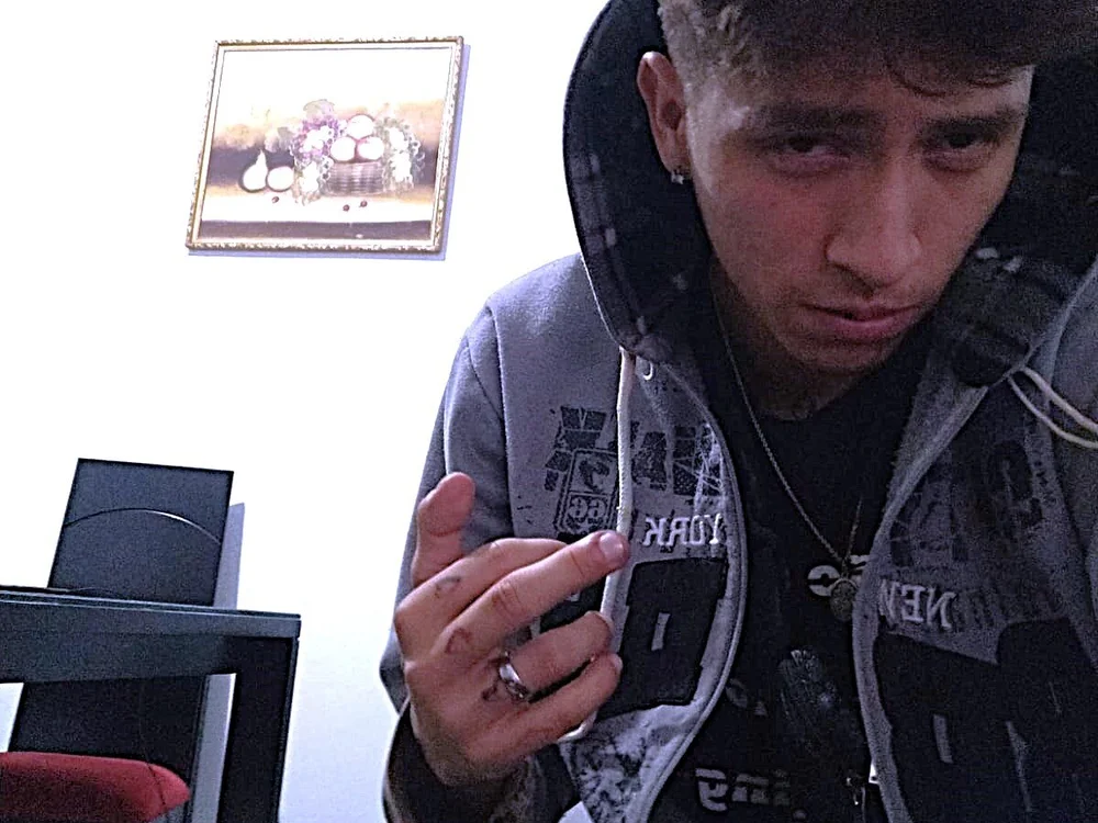 xanxz00_1's Offline XXX Chat