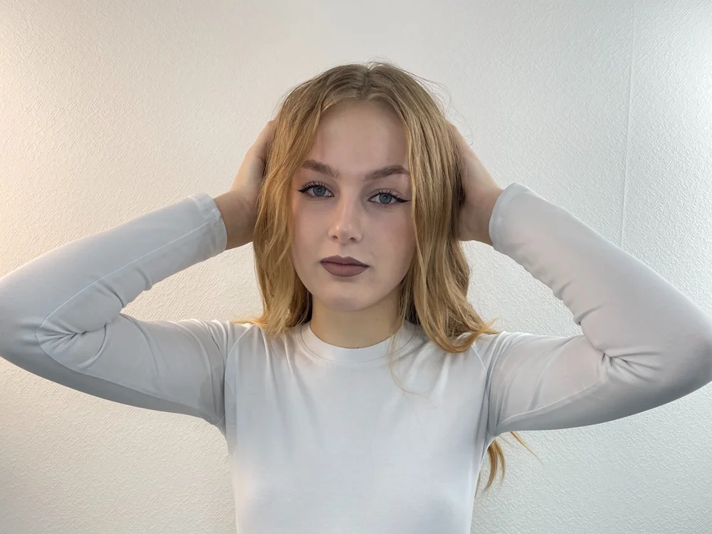 ElzaHymel offline chatrum