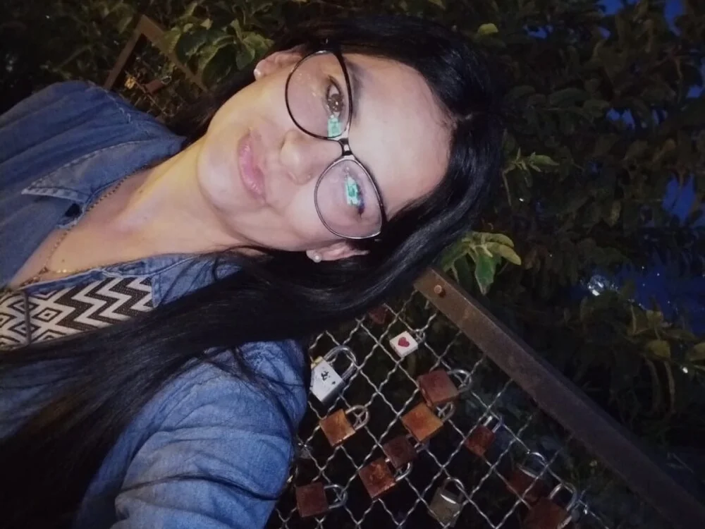 valeria_greedy Offline XXX-Chat