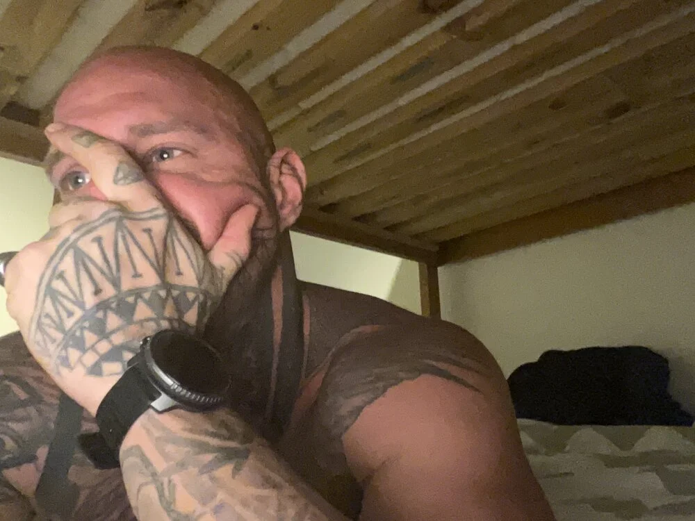 jucjuc1010 離線 XXX 聊天