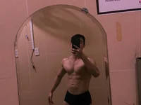 Ryandyan's webcam live show
