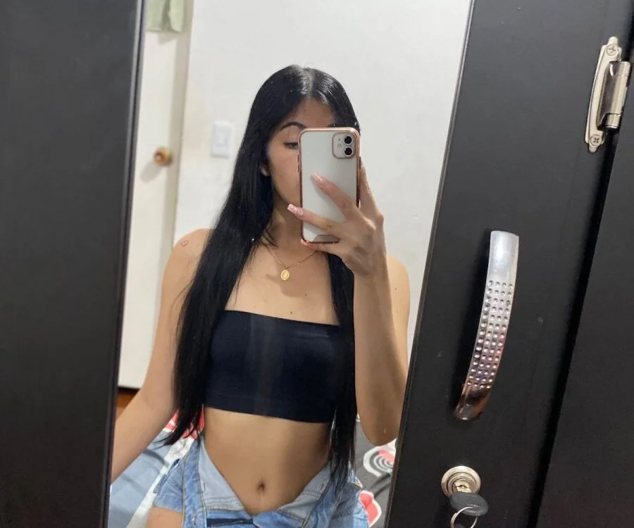 Chat +18 off-line de khloe_cutee