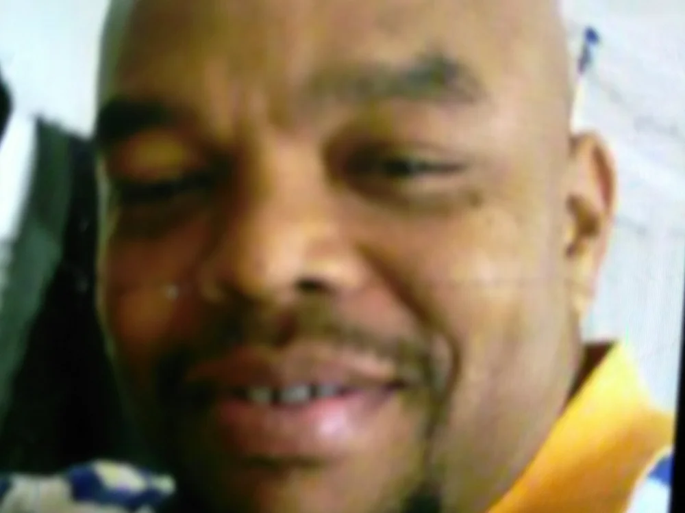 Trisexuallyfreaky's Offline Chat Room