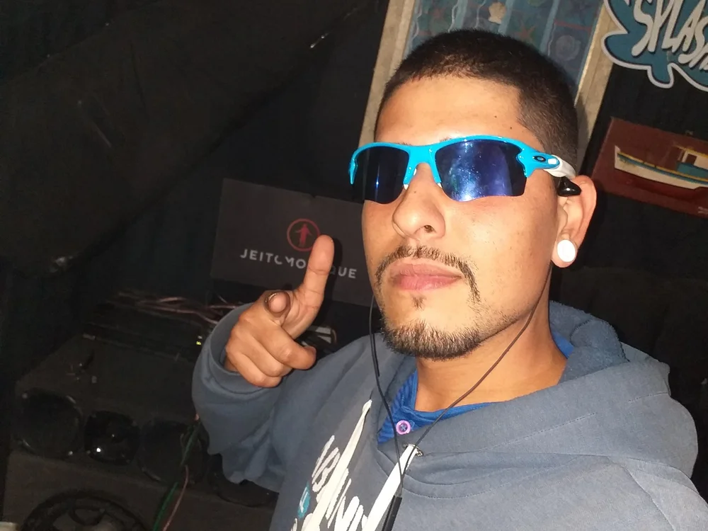 Benicio98's Offline Chat Room