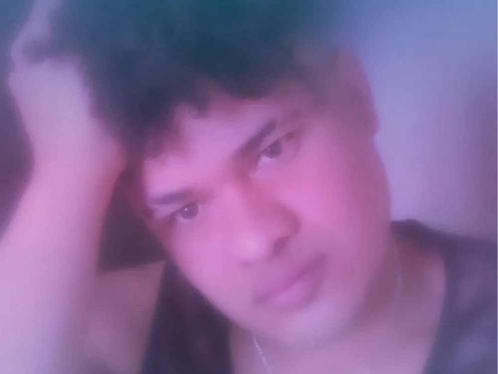Jose199926 Adlı Modelin Çevrimdışı XXX Sohbeti