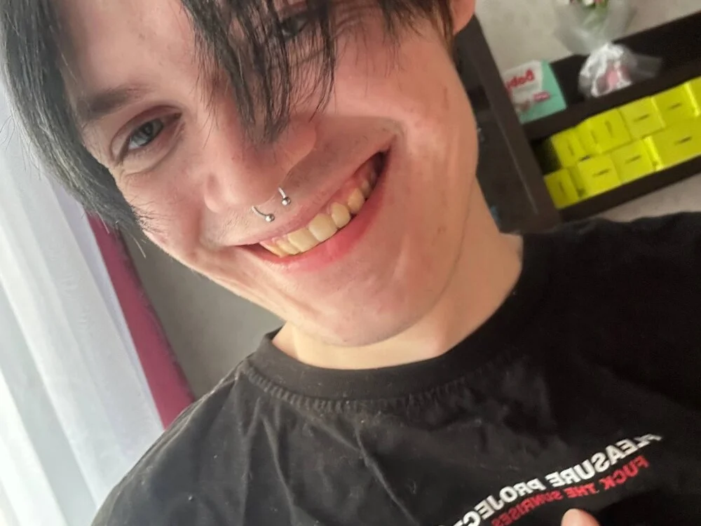 _horny44un_ Offline XXX Chat