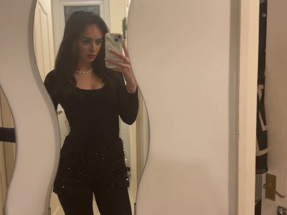 TayLovesxx Chat XXX Ngoại tuyến