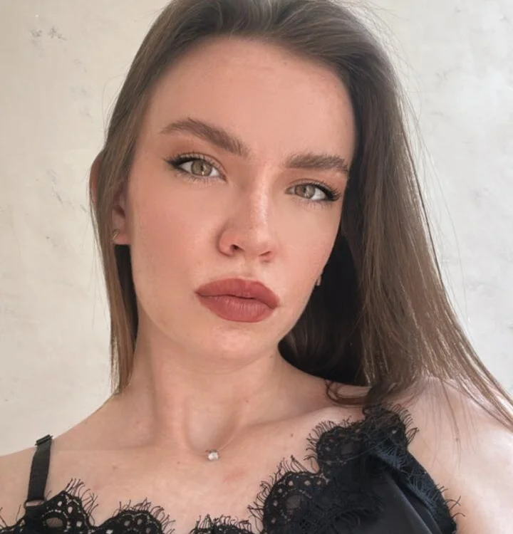 Nymphomanka9_ offline chatrum