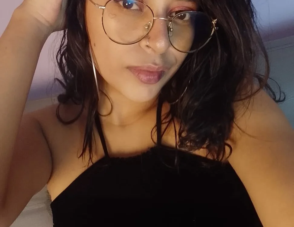 Aaliyah1_ offline XXX-chat