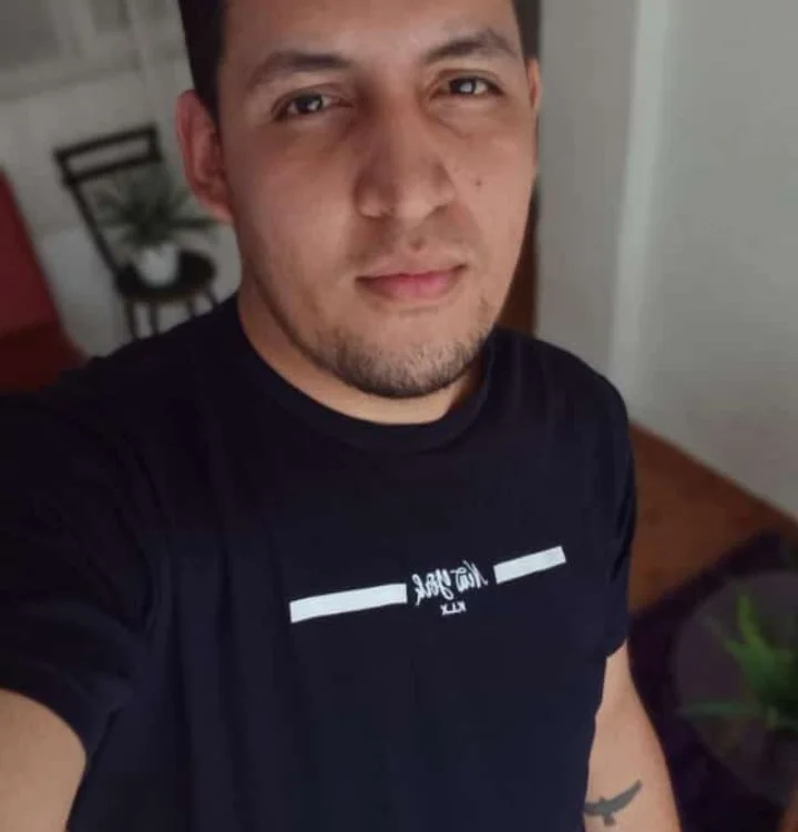 boy1199's Offline Chat Room