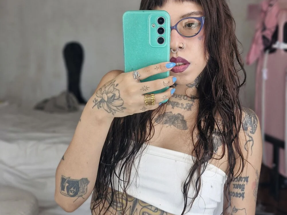 Jess_tattoo11 Chat XXX Ngoại tuyến