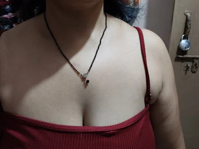 Beauty_roja Female Mobilemilfs Webcam Striptease