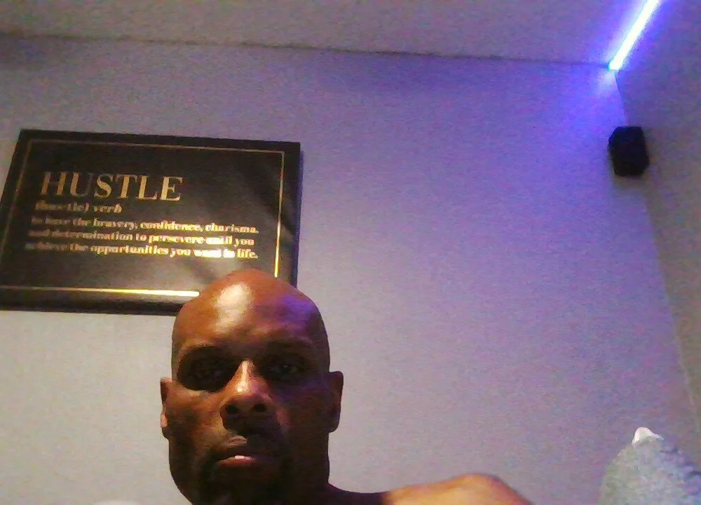 strokeherG5900's Offline Chat Room