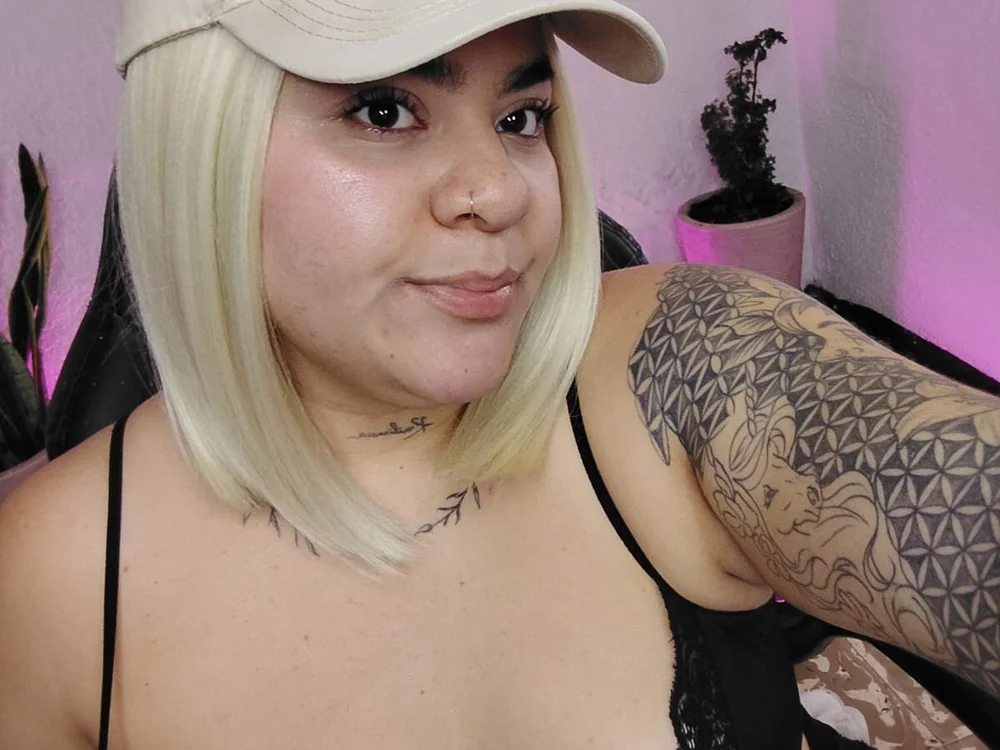 camilita_hurtadoo offline XXX-chat