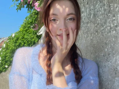 Oliviacuteone - Girl 