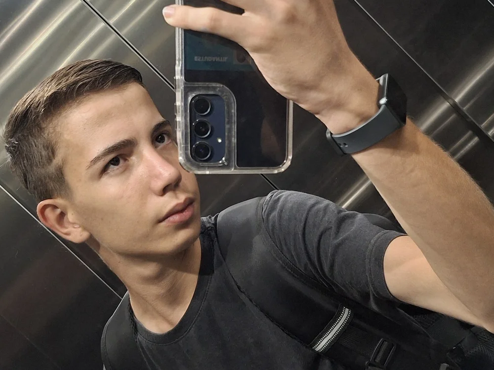Viena0's Offline Chat Room