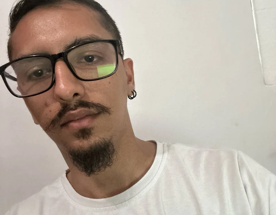 juannebula's Offline Chat Room