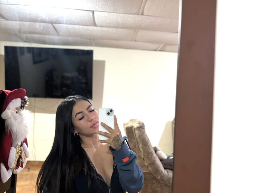 KarinaHot69 offline chatrum