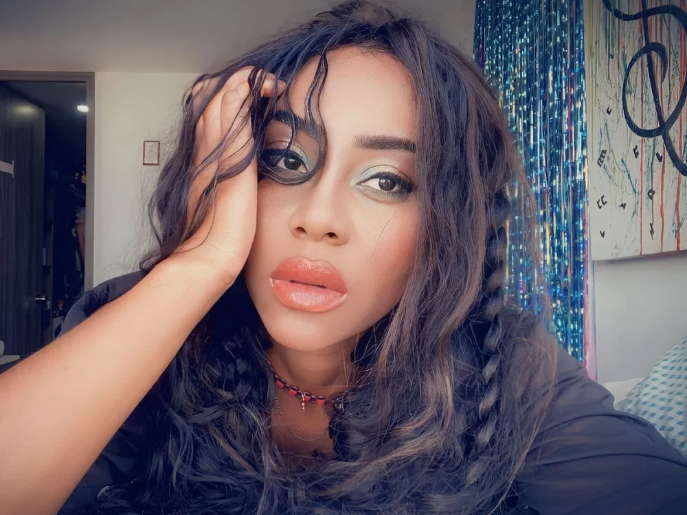 victoria_royal Offline XXX Chat