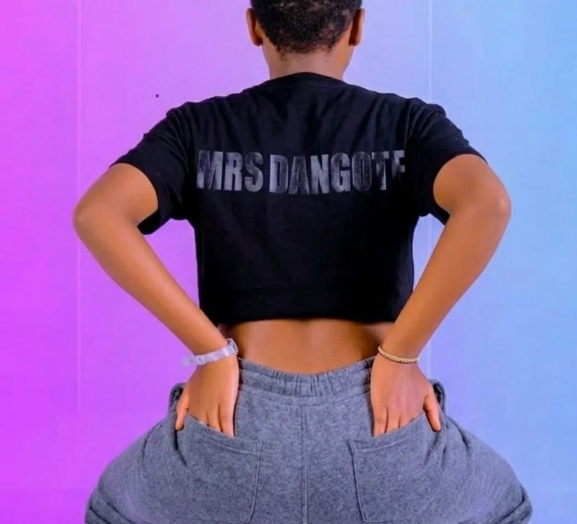 pretty_nims Adlı Modelin Çevrimdışı Sohbet Odası