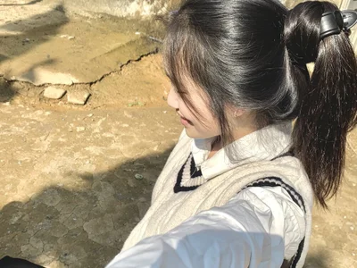 -Lie-06 on StripChat