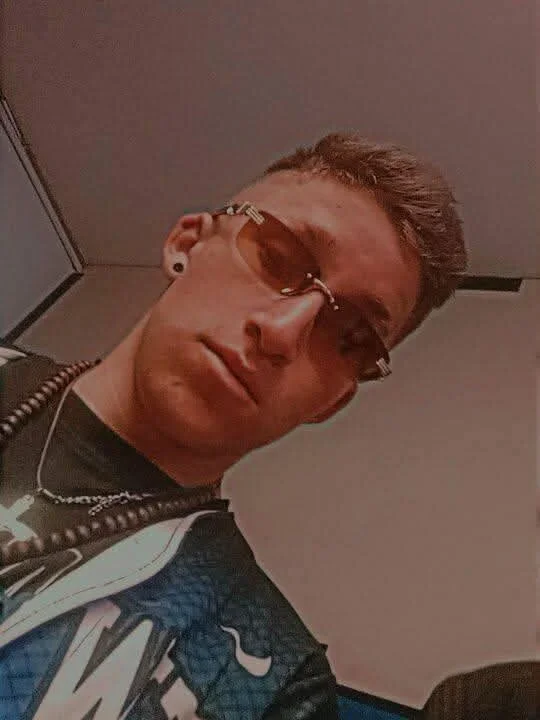 DevidMoreno's Offline XXX Chat