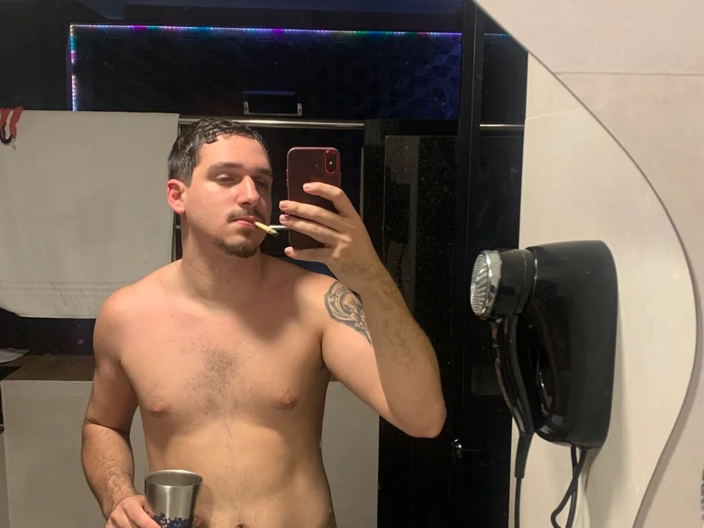 cogumelo2204's Offline XXX Chat