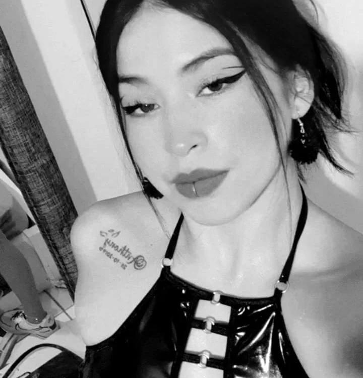 alice_falcon's Offline XXX Chat