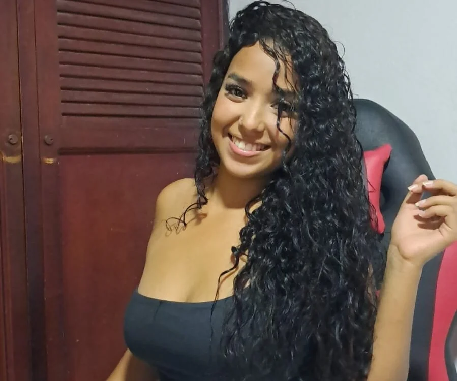 Tatihot69 Adlı Modelin Çevrimdışı XXX Sohbeti