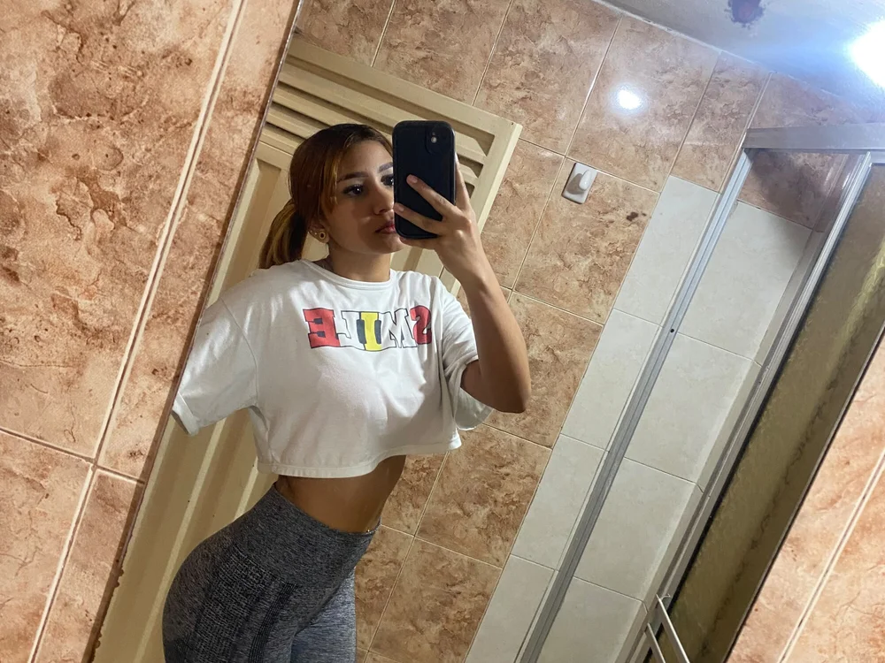 big--boss Adlı Modelin Canlı XXX Sohbeti
