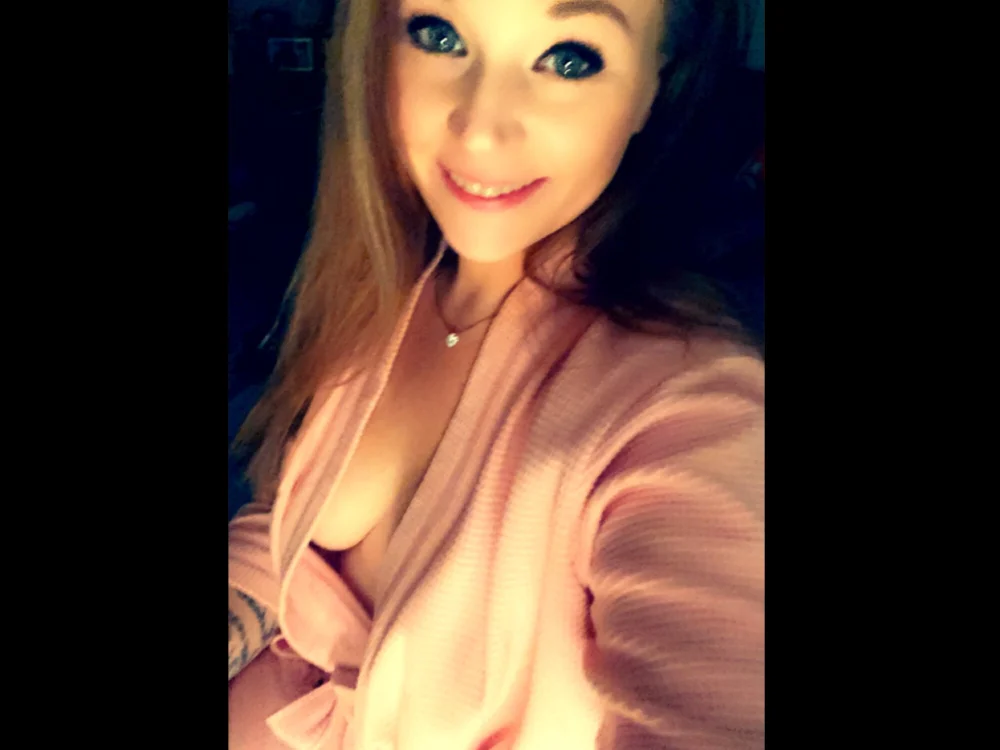 Lo_Co1411's Offline Chat Room