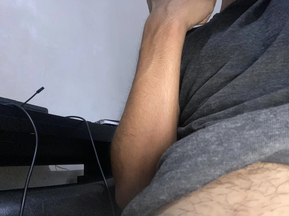 Marc135j3's Offline Chat Room