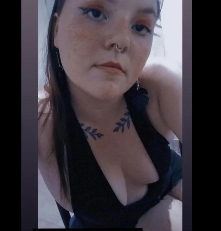 sluttie2001's Offline XXX Chat