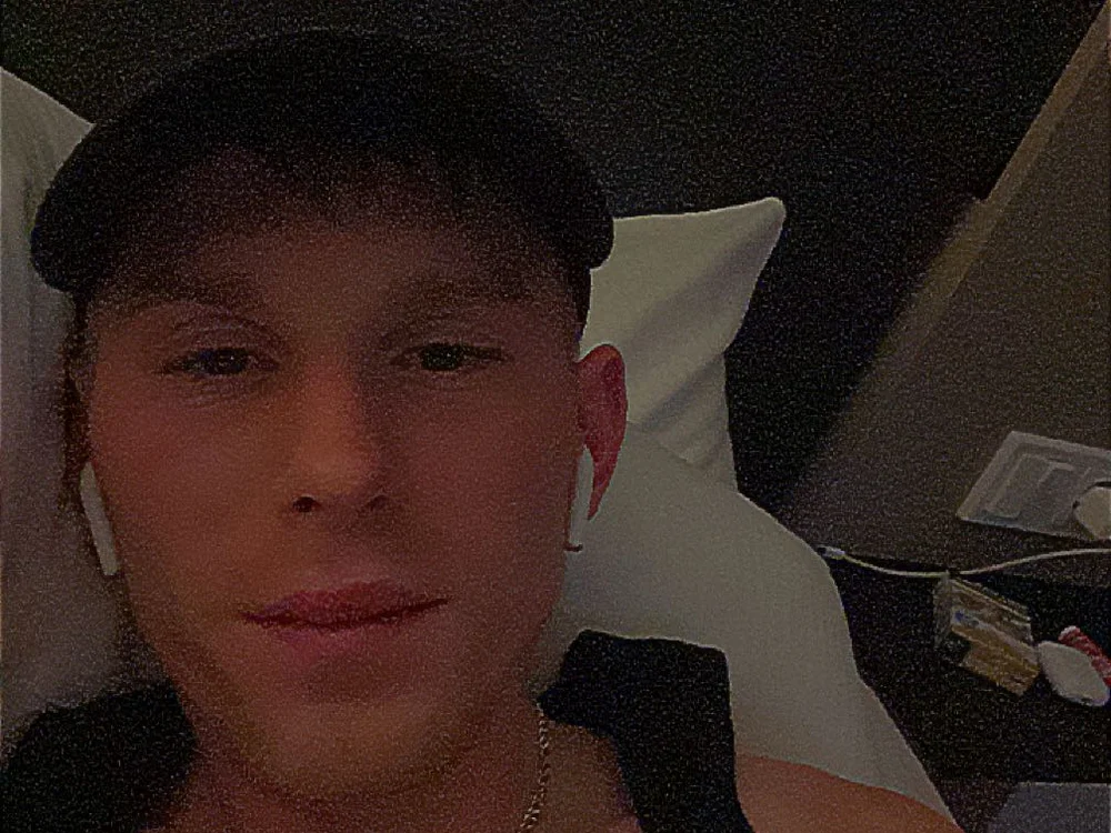 LukasDemir3 Obrolan XXX Offline