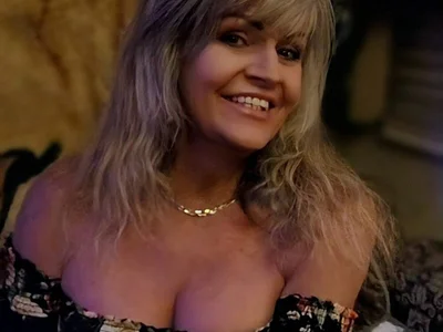 annika_lately profile