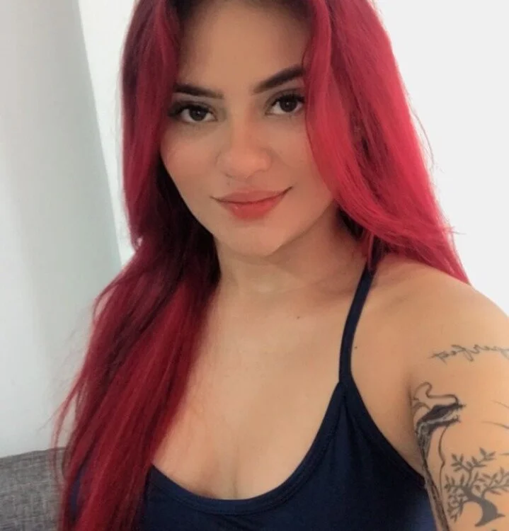 Karely_Stuning's Offline Chat Room