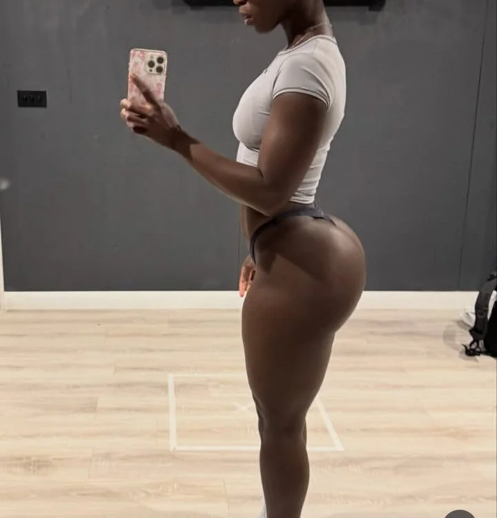Live sex webcam photo for BlackJamaican #293392186