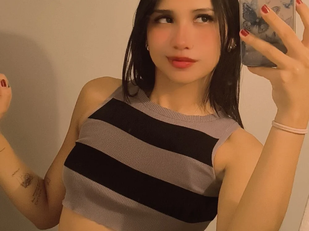 Chatroom XXX hors ligne de Nikky_foxy
