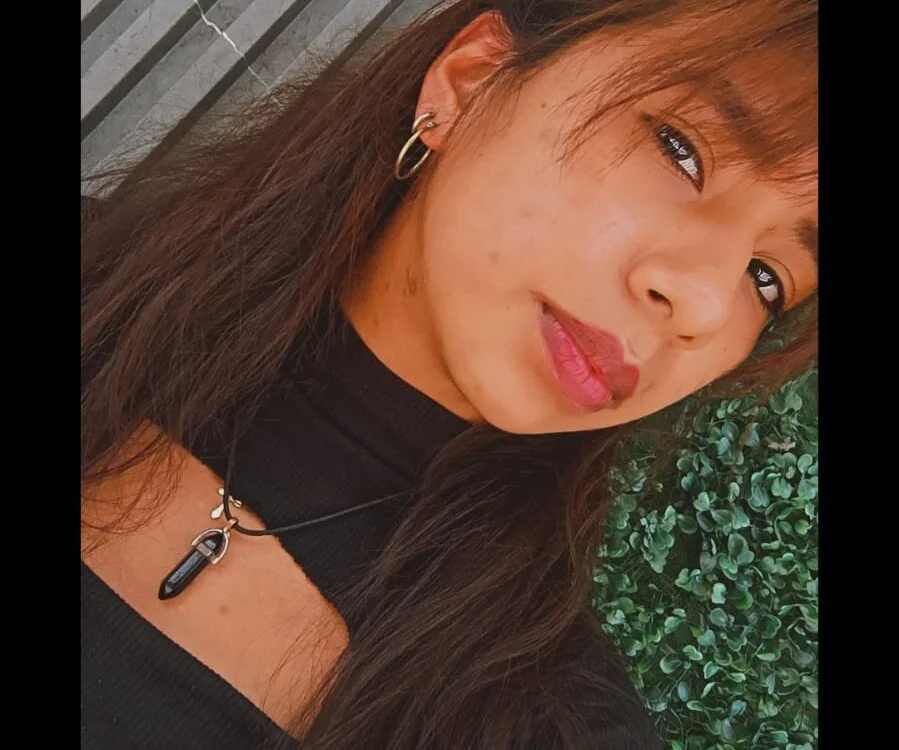 Nyra_Ross offline chatrum