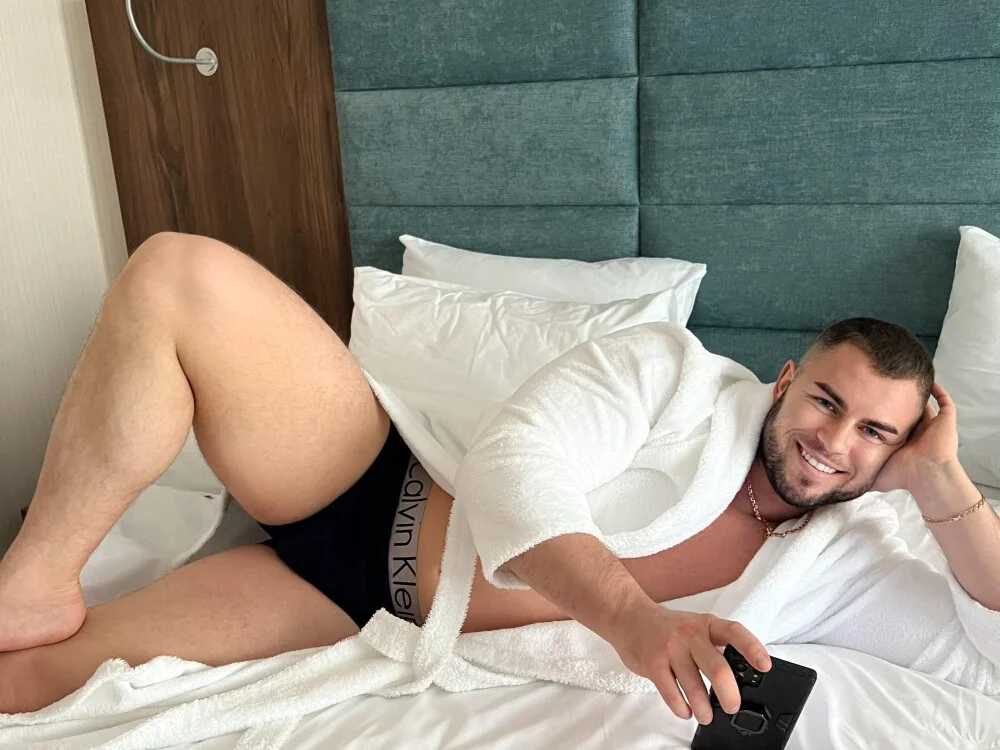 muscularjohnforuX: офлайн-секс-чат