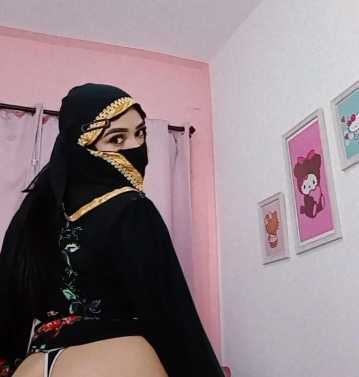 Inaya_Khalifa Adlı Modelin Çevrimdışı XXX Sohbeti