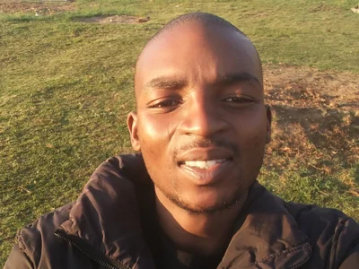MpheYonaMommy Male Southafrican Online Webcam Striptease
