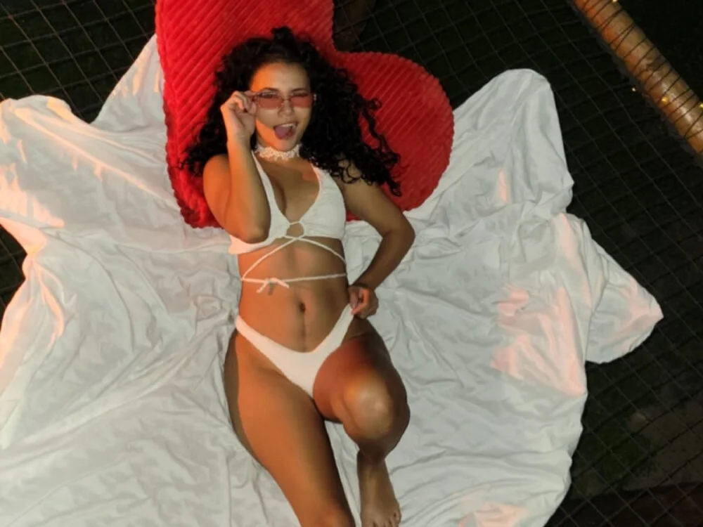 Isabella_Stark Offline XXX Chat