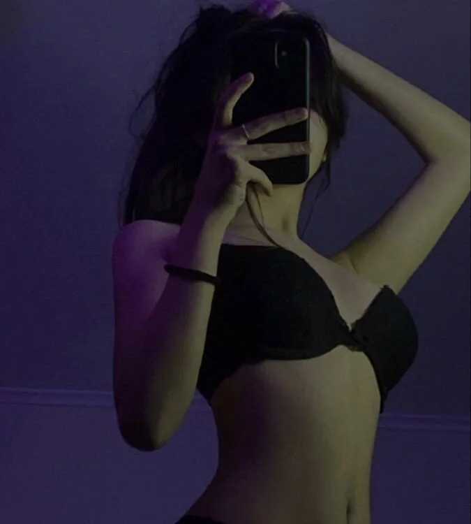 babycharu Adlı Modelin Canlı XXX Sohbeti