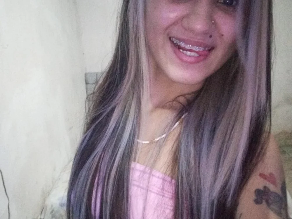 rosa_hot11n Offline XXX chat