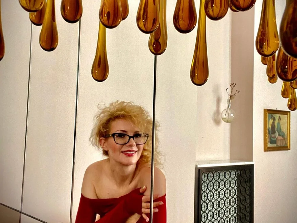 Offline XXX chat EmiliaAn