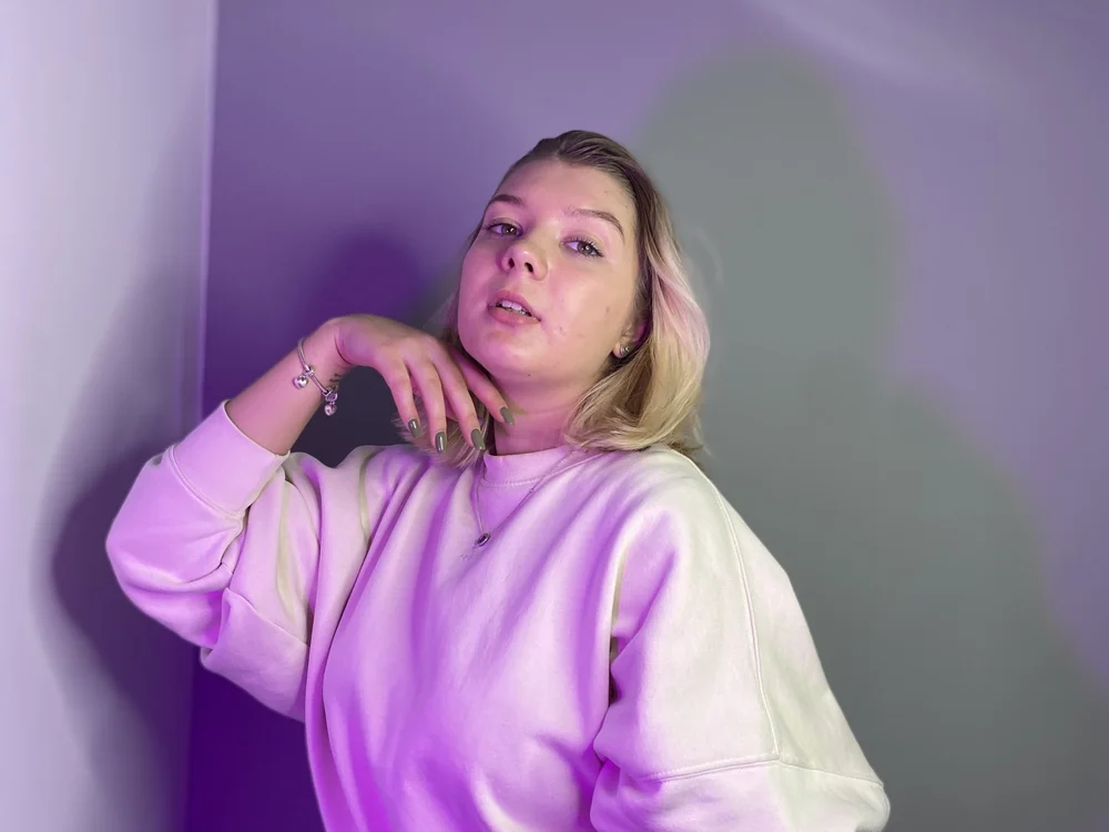 MaddieFoy's Offline XXX Chat