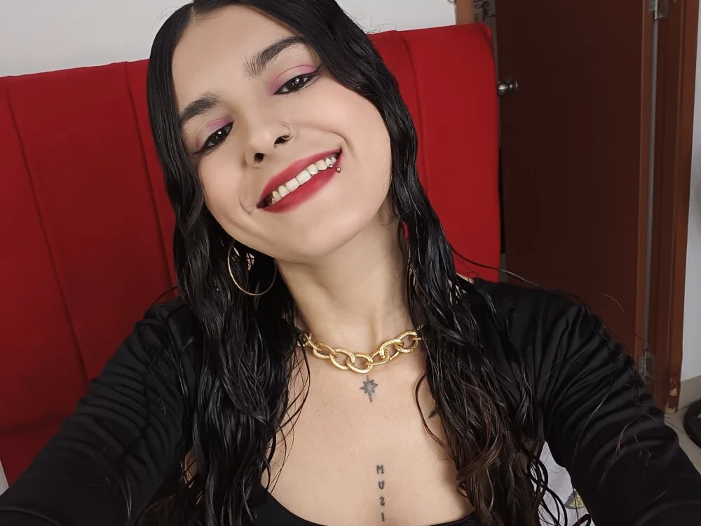 Mar_Ken Adlı Modelin Çevrimdışı XXX Sohbeti